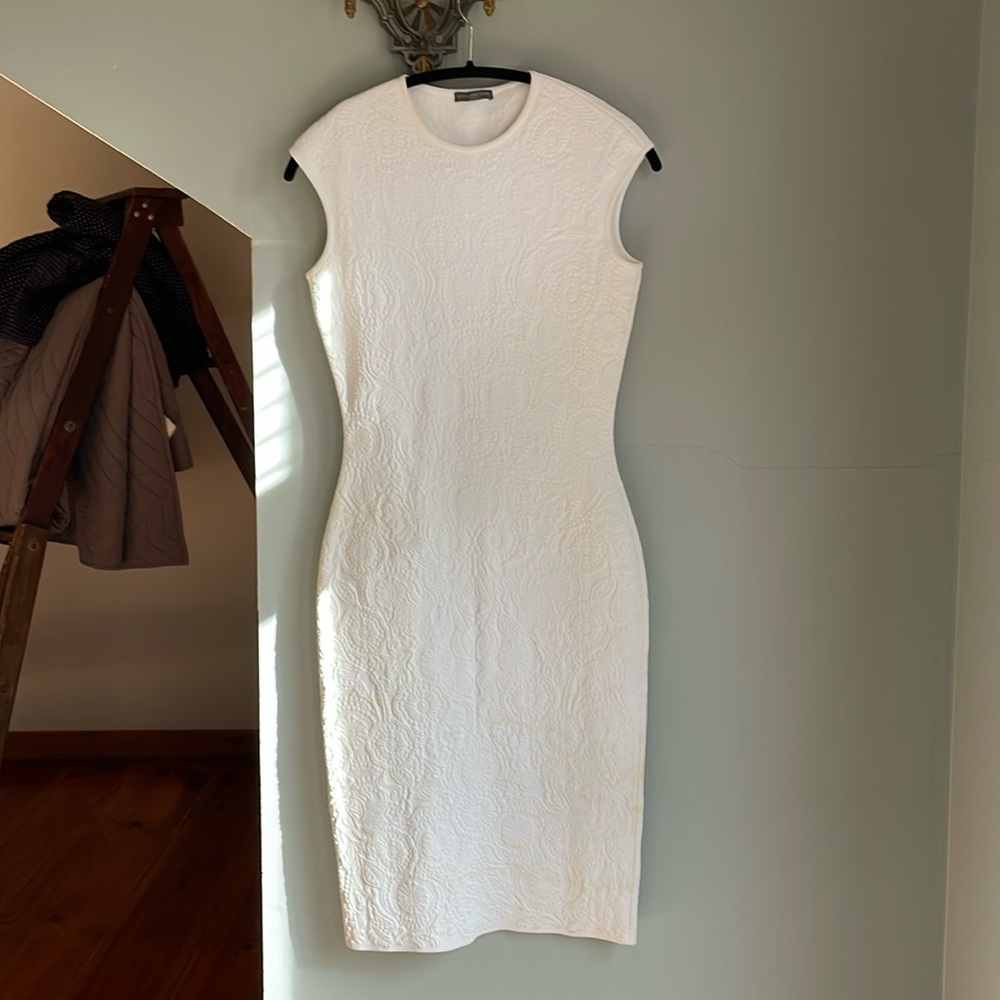 ALEXANDER MCQUEEN white sheath dress